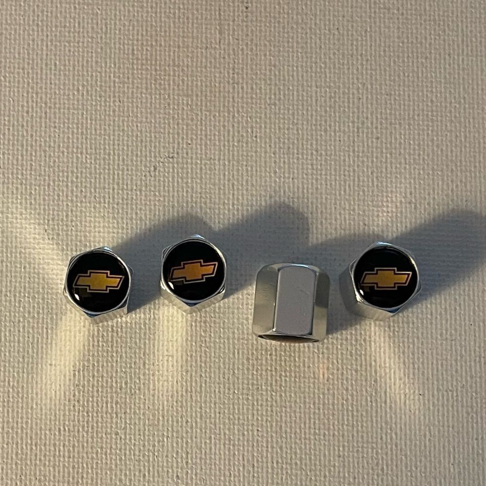Chevrolet Logo valve Stem caps in Silver set of 4 NWT